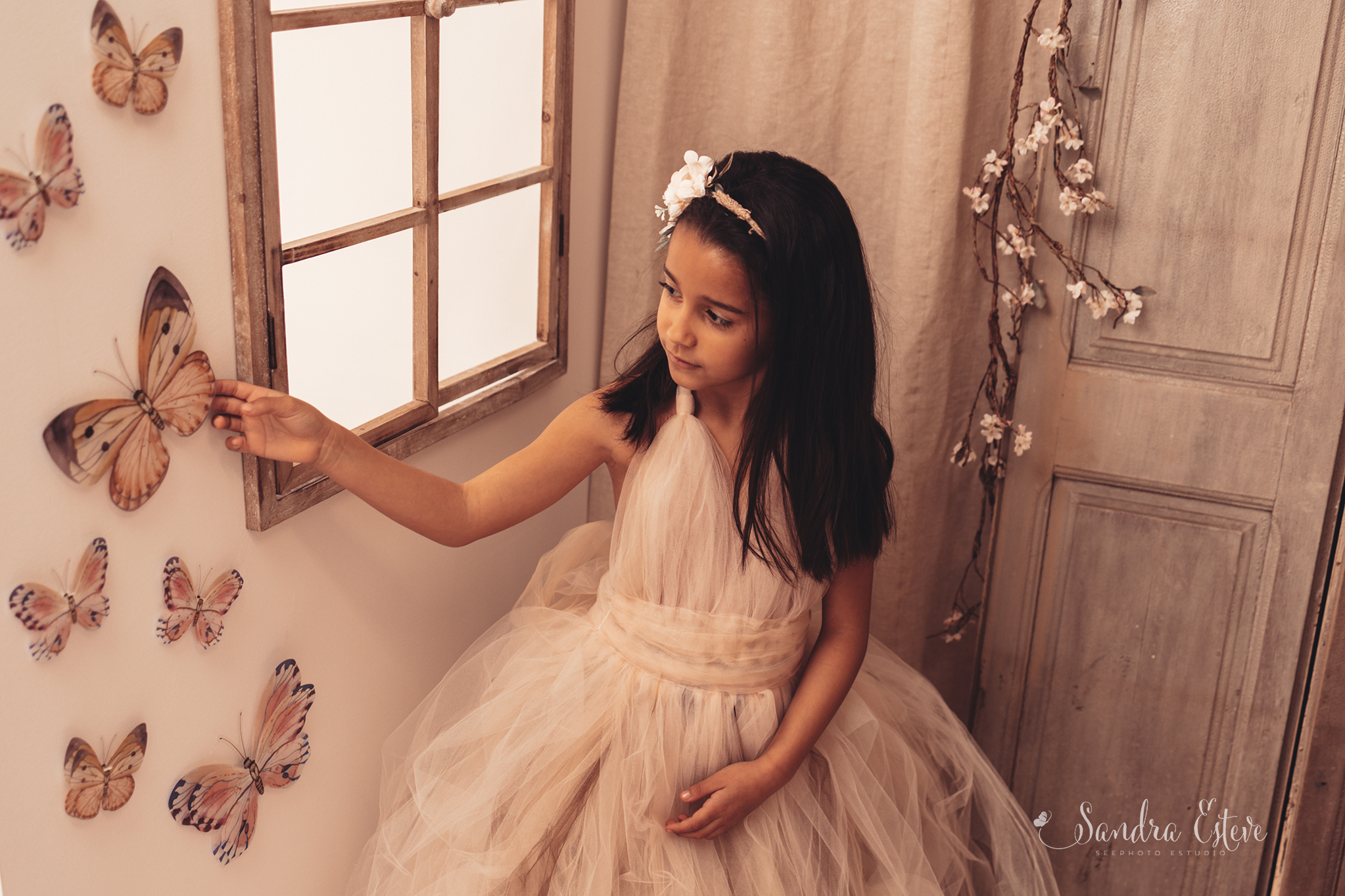 fotos-niña-sesion-infantil-estudio-barcelona