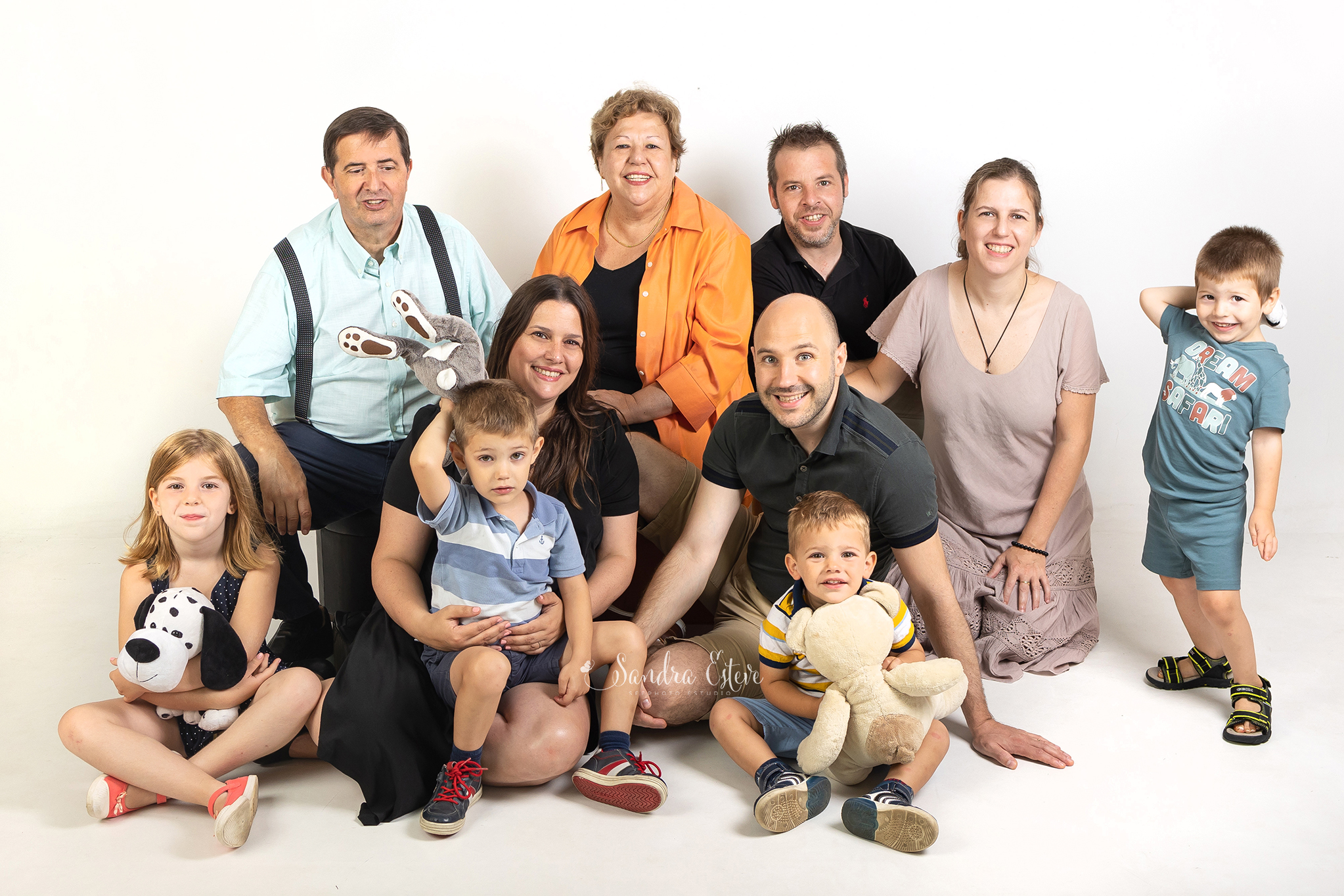 sesion-de-fotos-familiar-abuelos-nietos-barcelona