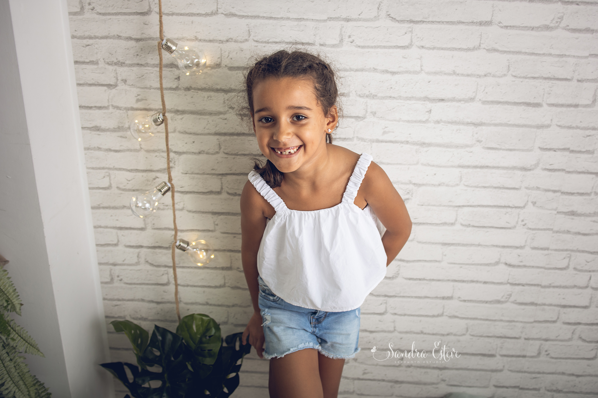 sesion-fotos-niña-book-estudio-infantil-barcelona