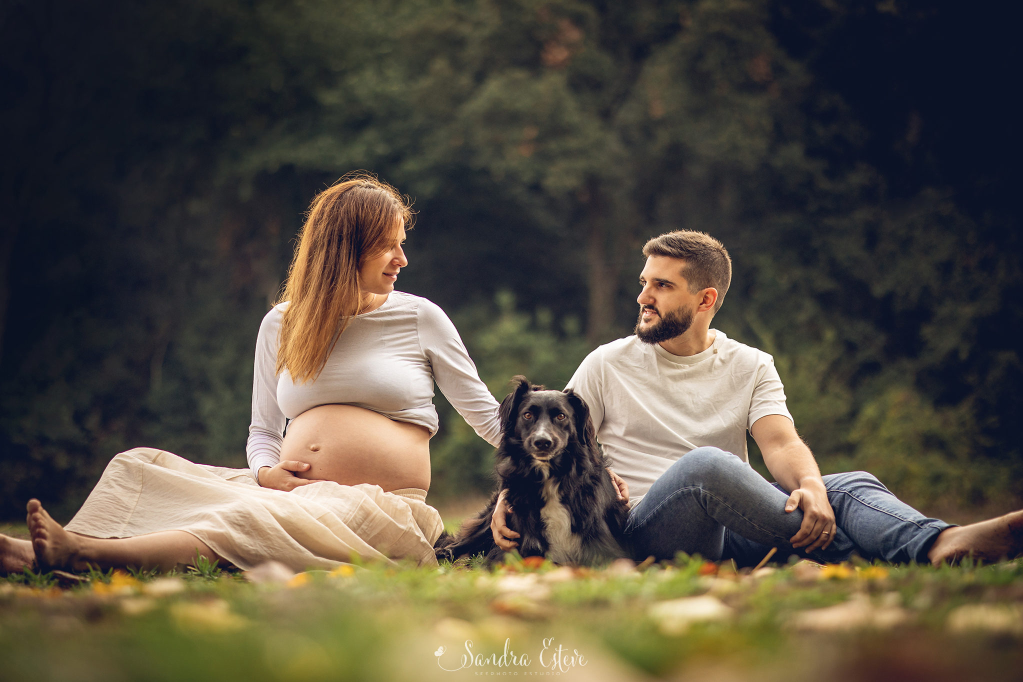 Fotos embarazada con familia y perro