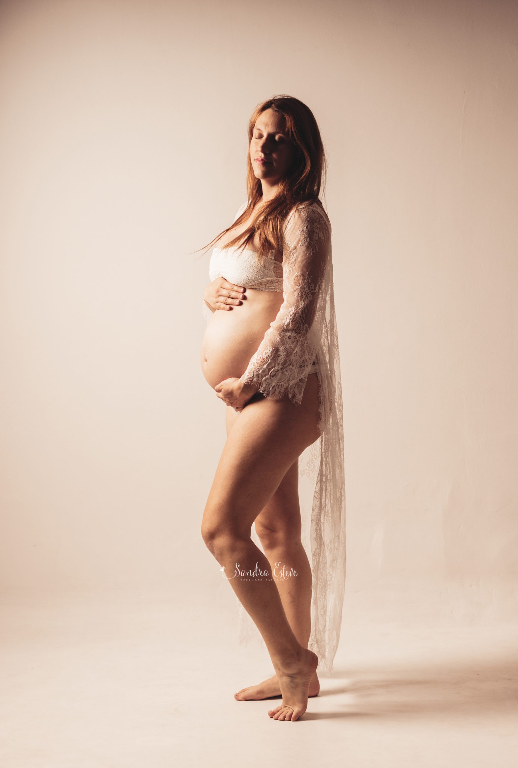 sesion-fotos-embarazada-autorretrato-pandemia-2020-primera-ola-mi-recuerdo-estudio