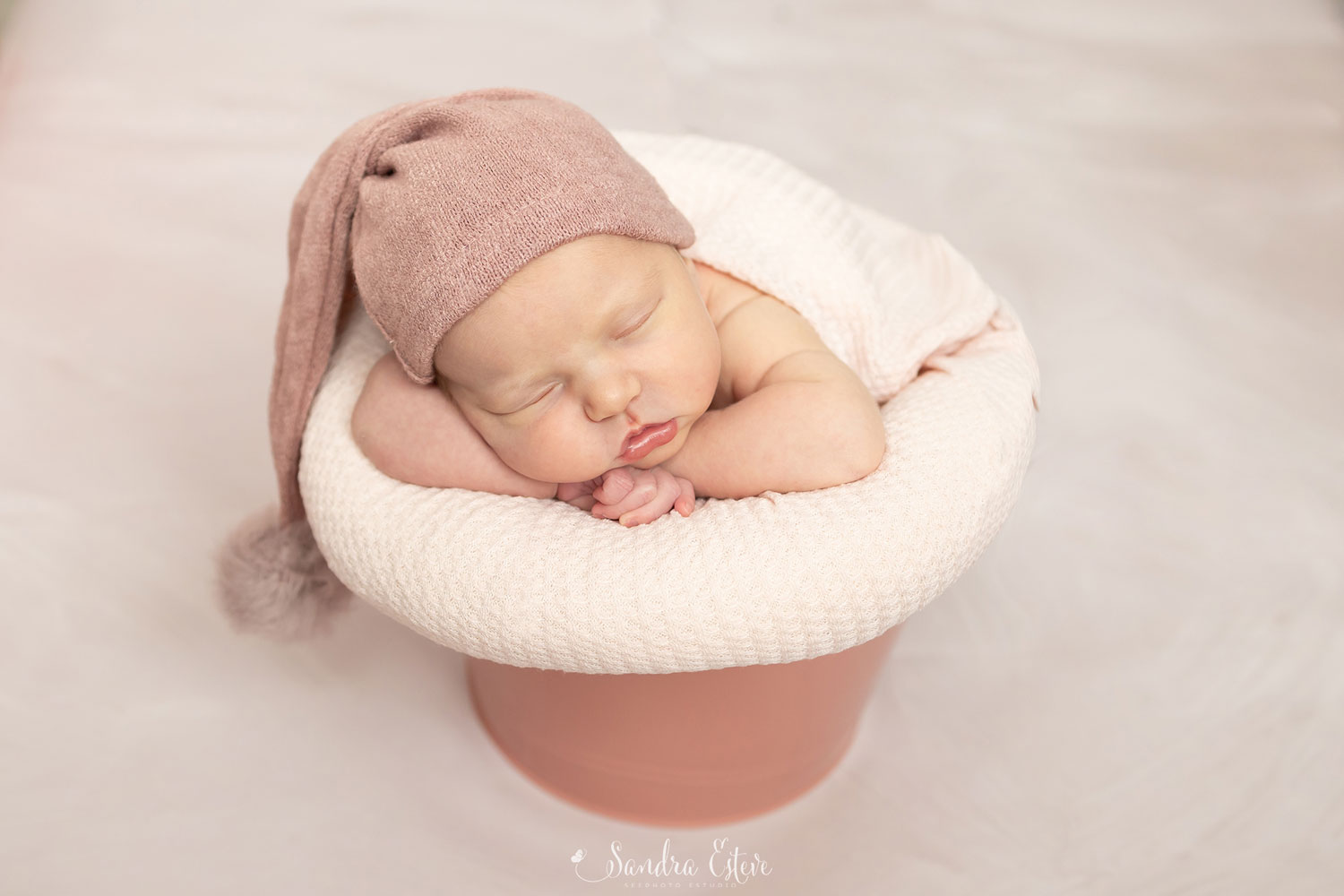 Sessió_newborn_domicilio_cunit_tarragona_niña