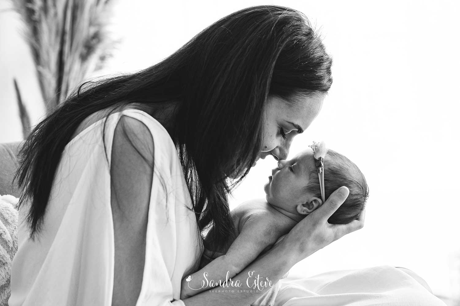 newborn_madre_hija_sesion_estudio_granollers