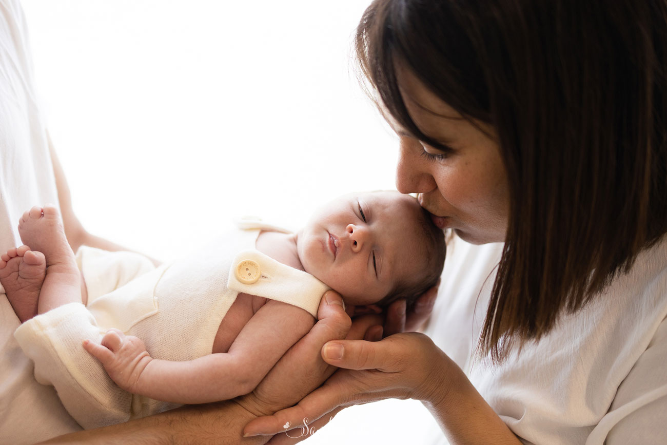 newborn_madre_hijo_sesion_estudio_granollers