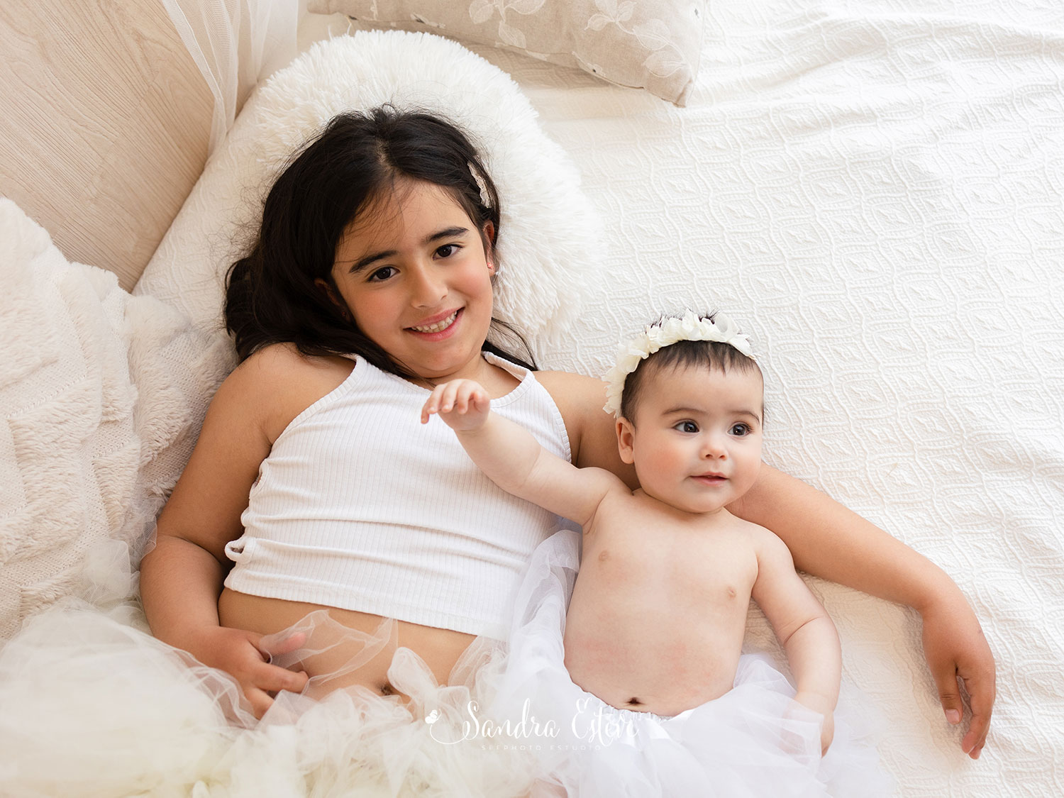 reportaje_fotos_hermanas_estudio_luz_natural_granollers