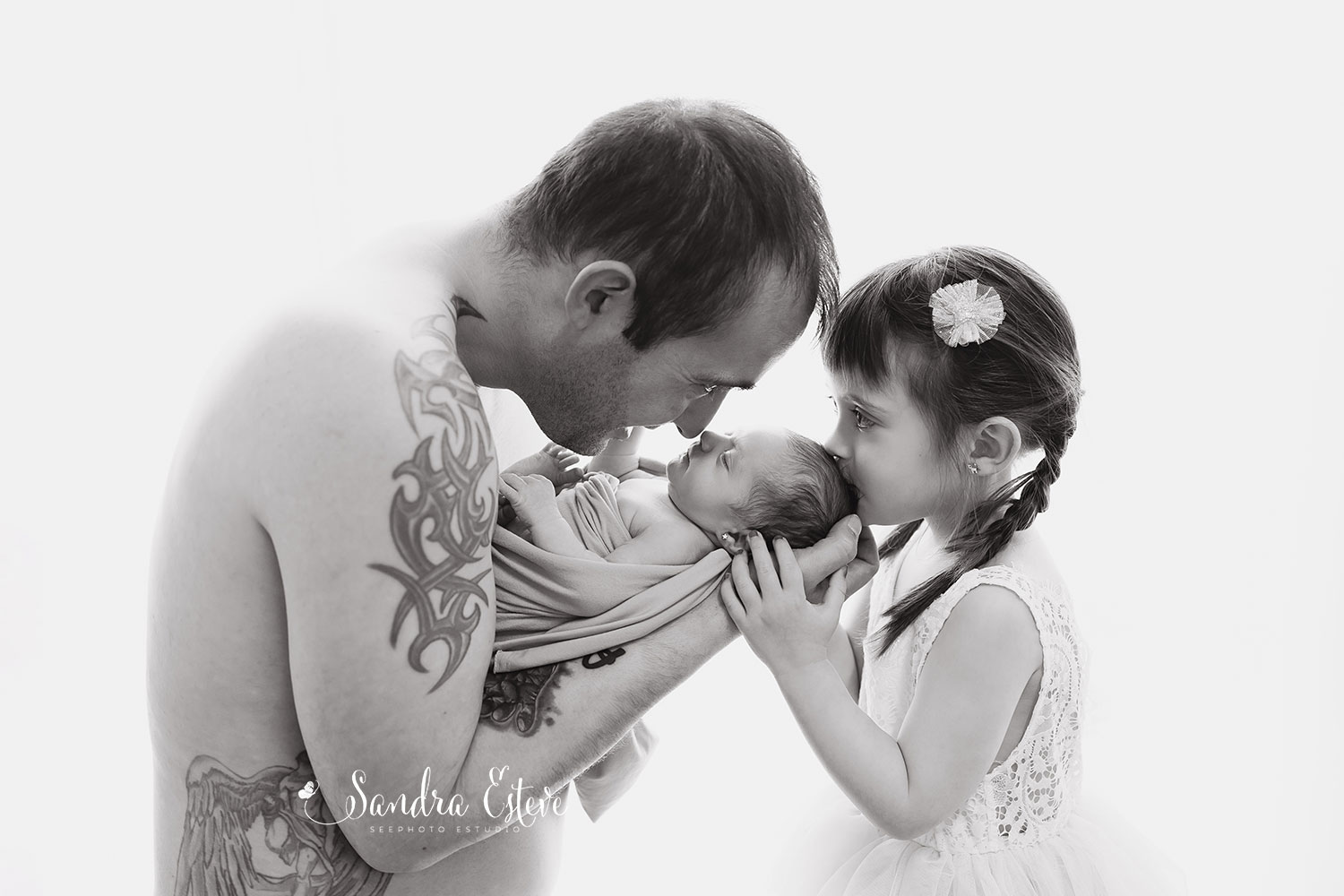 reportaje_recien_nacido_granollers_estudio_blanco_negro